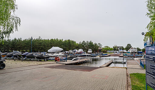 Деревянный дом в Московском море