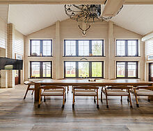 Деревянный дом в Московском море