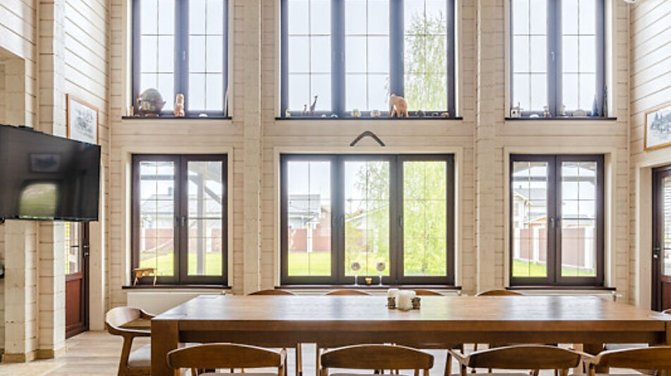 Деревянный дом в Московском море