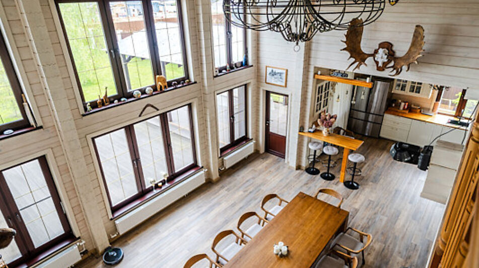 Деревянный дом в Московском море