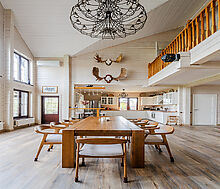 Деревянный дом в Московском море