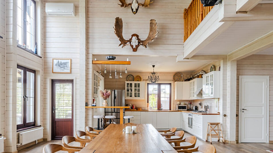 Деревянный дом в Московском море