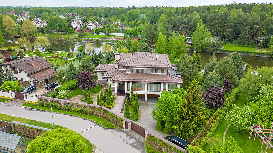 Дом у воды в КП Солнечная поляна