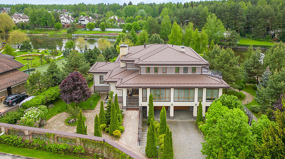 Дом у воды в КП Солнечная поляна