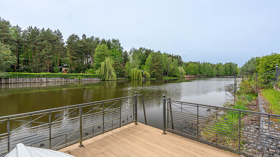 Дом у воды в КП Солнечная поляна