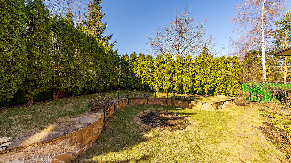 Дом с бассейном в КП Лазурь