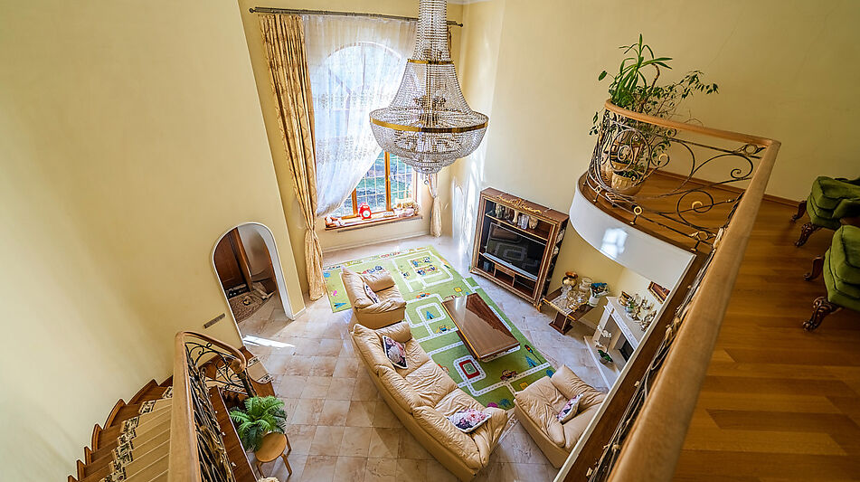 Дом с бассейном в КП Лазурь