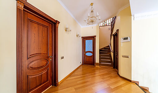 Дом с бассейном в КП Лазурь