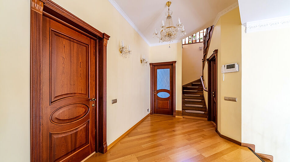 Дом с бассейном в КП Лазурь