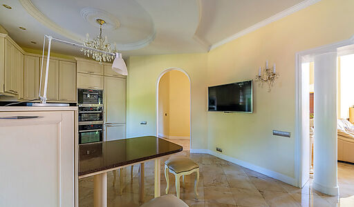 Дом с бассейном в КП Лазурь