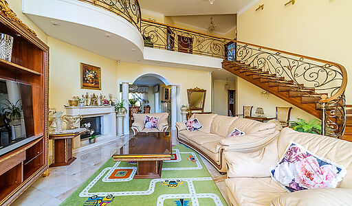 Дом с бассейном в КП Лазурь