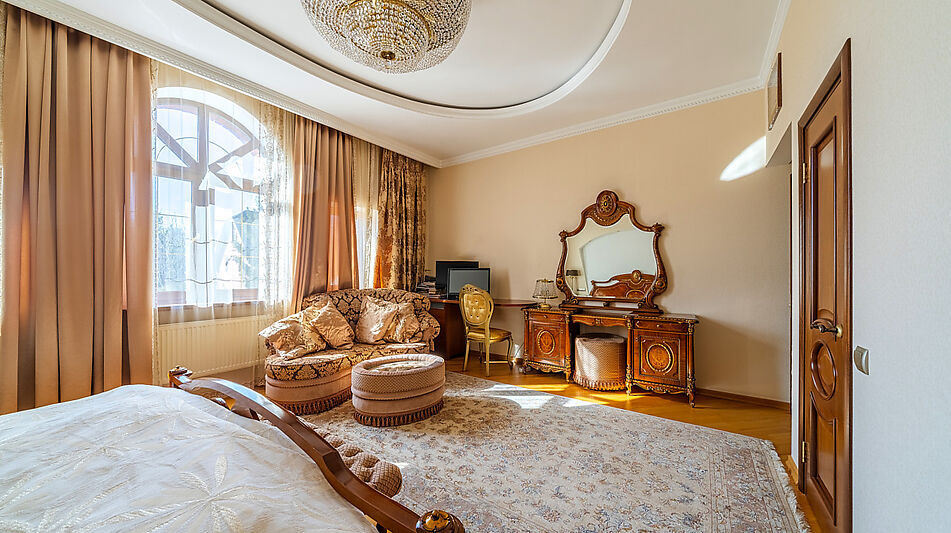 Дом с бассейном в КП Лазурь