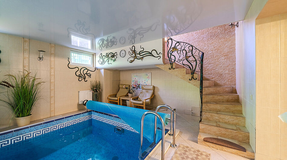 Дом с бассейном в КП Лазурь