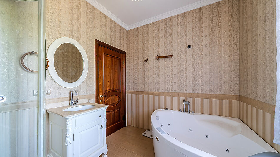 Дом с бассейном в КП Лазурь