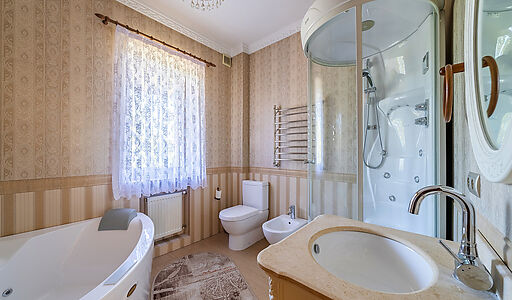 Дом с бассейном в КП Лазурь