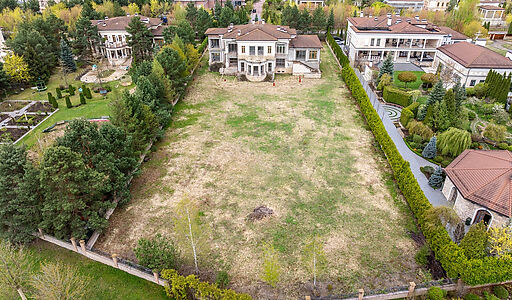 Большой участок в КП Монолит