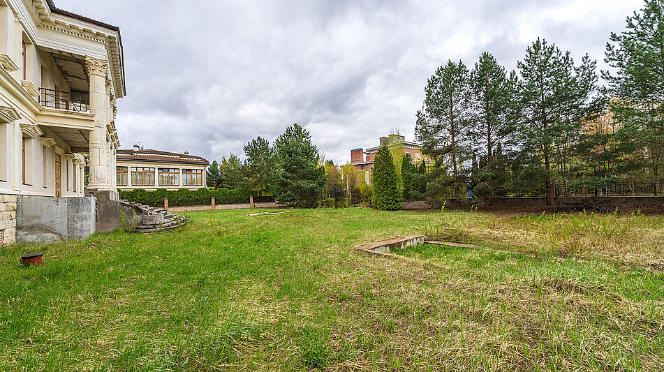 Большой участок в КП Монолит