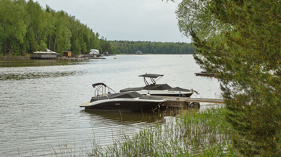 Дом у воды в КП Новое время