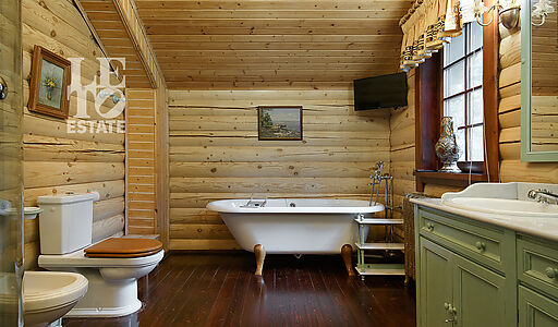 Дом у воды в КП Новое время