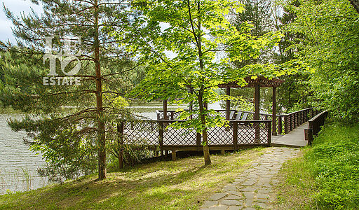 Дом у воды в КП Новое время