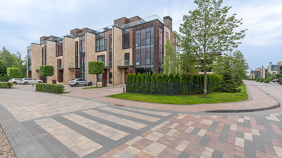 Таунхаус в поселке Парк Фонтэ