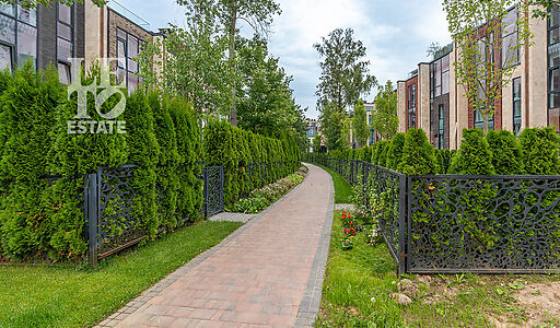 Таунхаус в поселке Парк Фонтэ