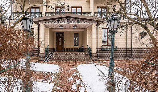 Готовый дом в Резиденции Бенилюкс