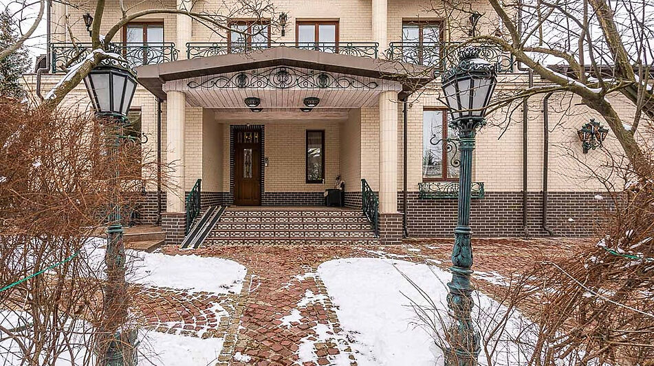 Готовый дом в Резиденции Бенилюкс