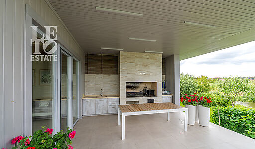 Большой дом в Конаково ривер клаб