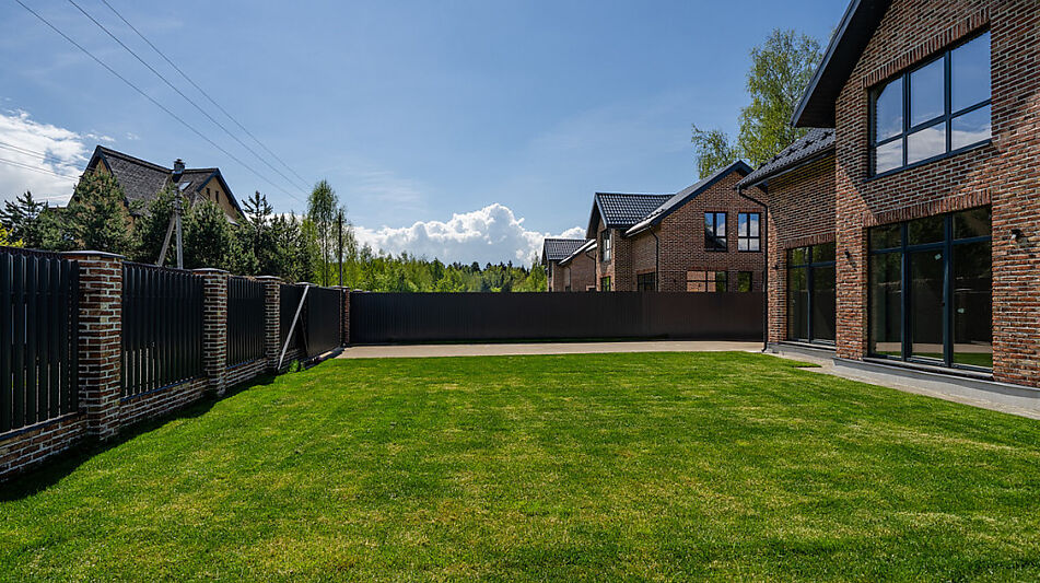 Дом в поселке Борки