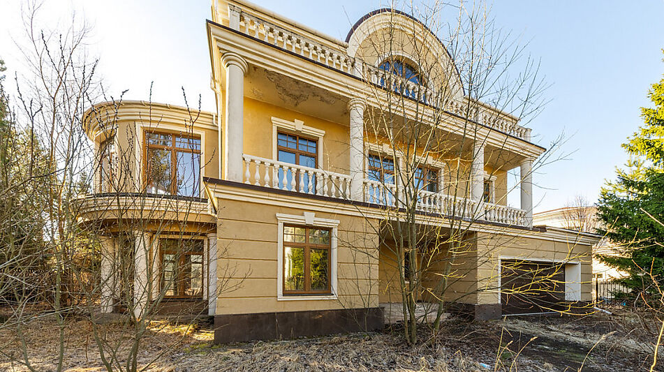 Дом в Новахово со своими соснами