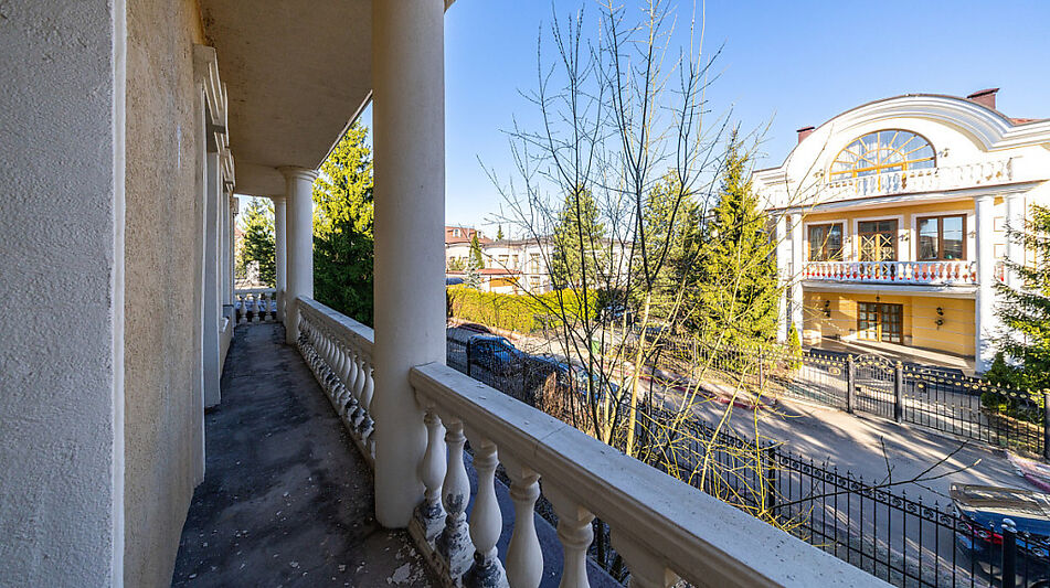 Дом в Новахово со своими соснами