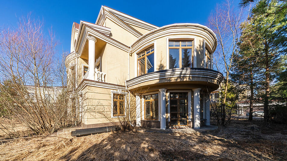 Дом в Новахово со своими соснами