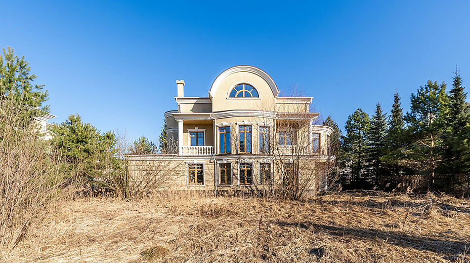 Дом в Новахово со своими соснами