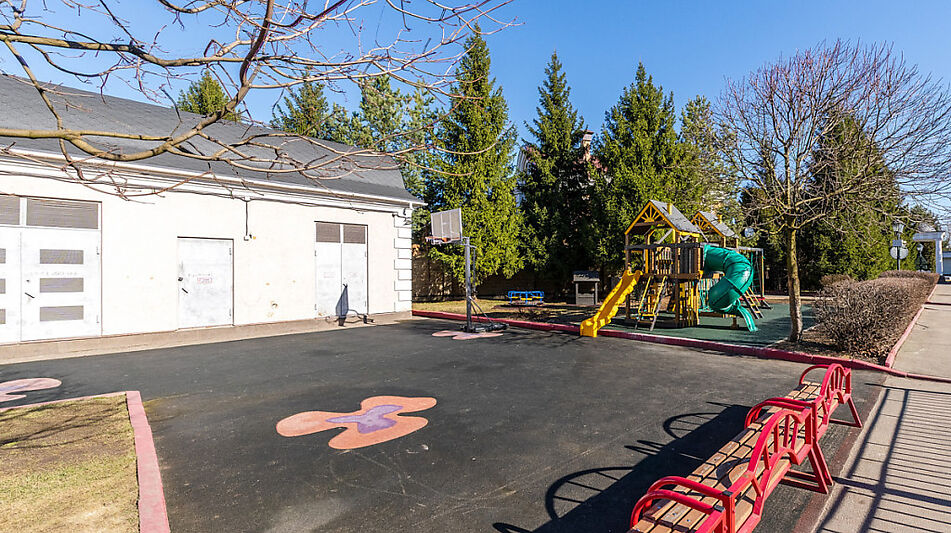 Дом в Новахово со своими соснами