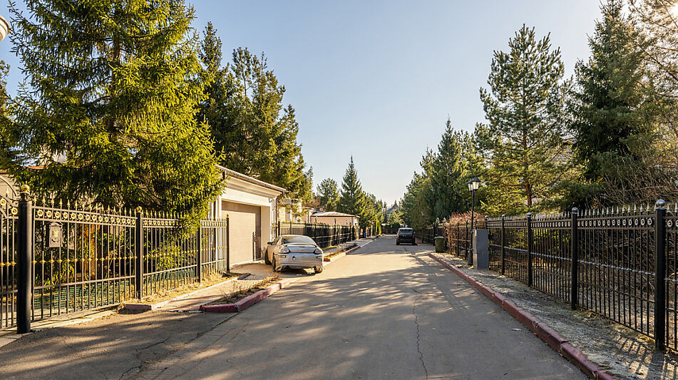 Дом в Новахово со своими соснами