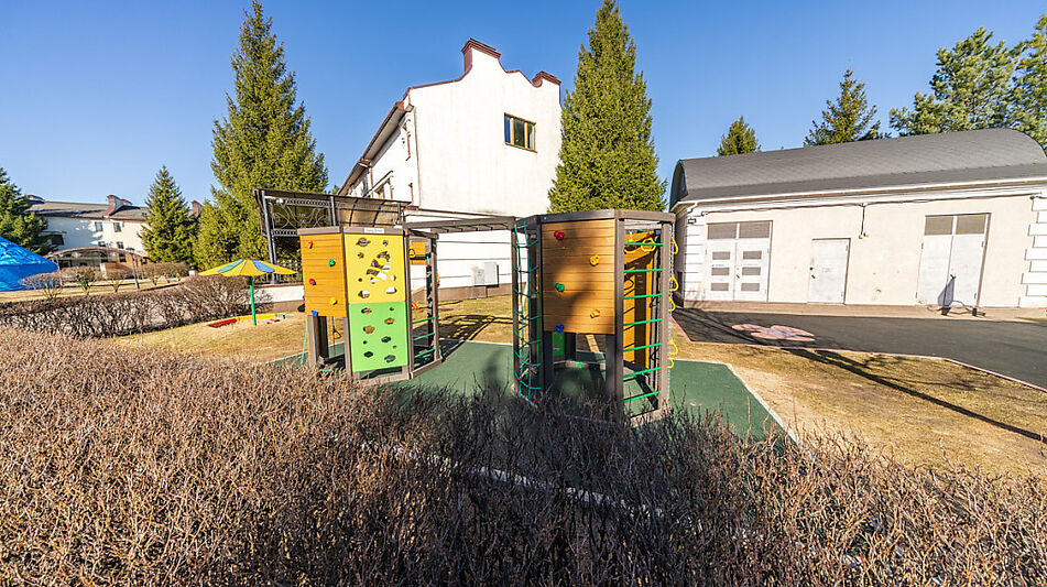 Дом в Новахово со своими соснами