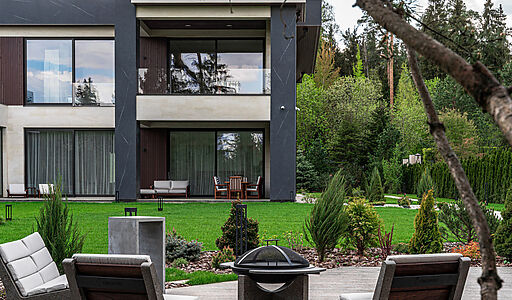 Новый дом c бассейном в КП Риита