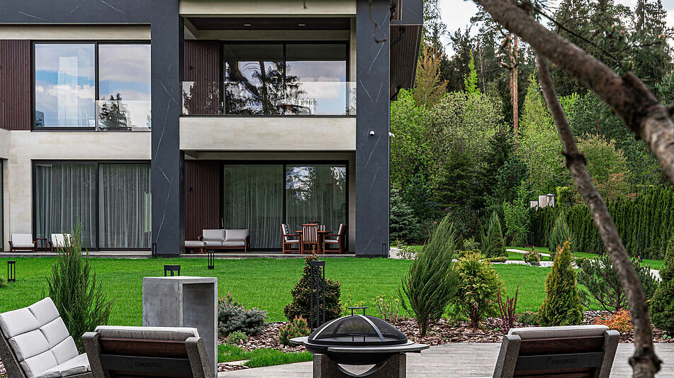 Новый дом c бассейном в КП Риита