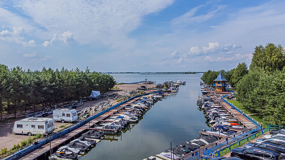 Участок рядом с Московским морем
