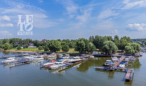 Участок рядом с Московским морем