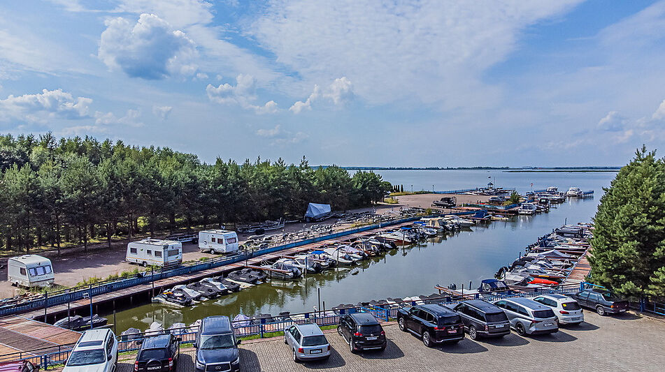 Участок рядом с Московским морем