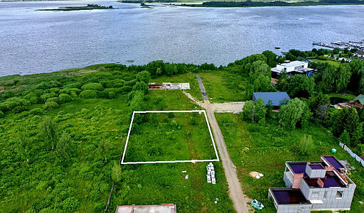 Участок рядом с Московским морем