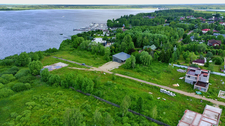 Участок рядом с Московским морем