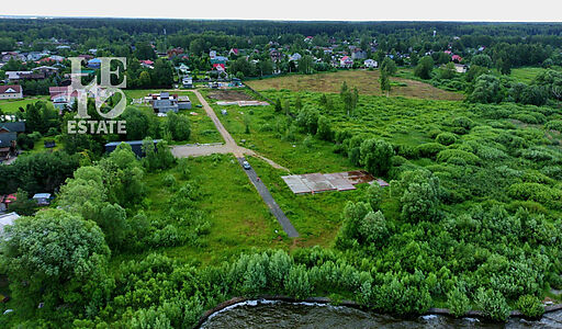 Участок рядом с Московским морем