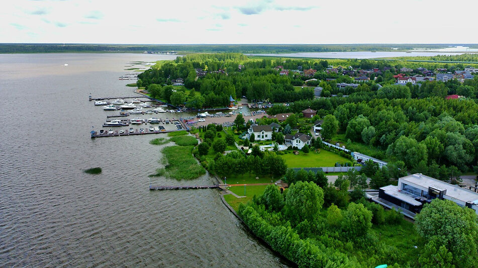 Участок рядом с Московским морем