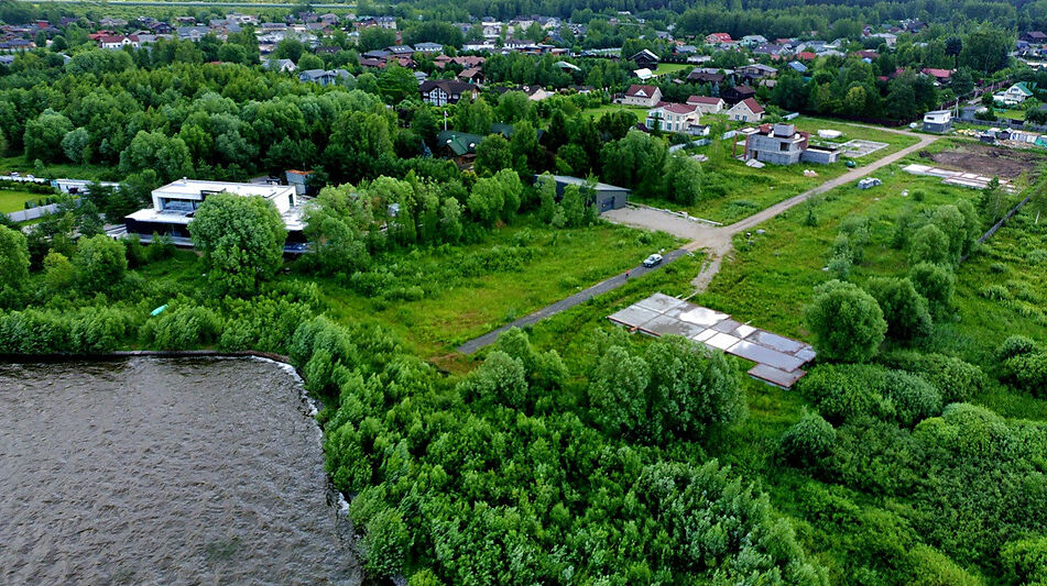 Участок рядом с Московским морем