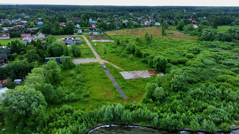 Участок рядом с Московским морем
