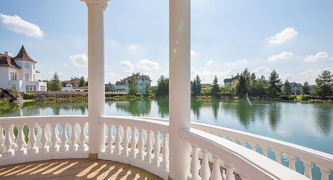 Белый берег