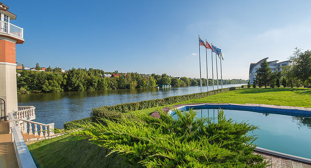 Белый берег